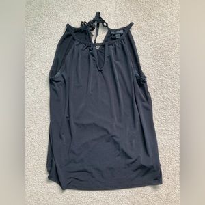 Worthington key hole sleeveless blouse